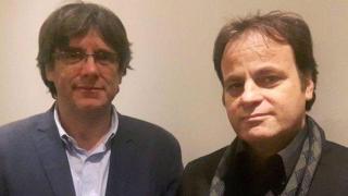 El prófugo Carles Puigdemont, junto al dirigente de Comuns Sumar Jaume Asens