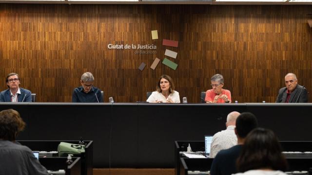Los jueces, Ramón González y Roberto Garcia Ceniceros, la jueza decana de Barcelona Cristina Ferrando, la jueza Francisca Verdejo y el juez Tomás Sala