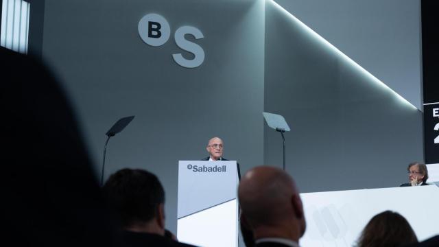 El presidente de Banco Sabadell, Josep Oliu, durante la junta general de accionistas del Banco Sabadell, a 20 de marzo