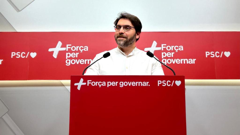 El presidente del PSC en el Parlament, Ferran Pedret, en una rueda de prensa en la sede del partido