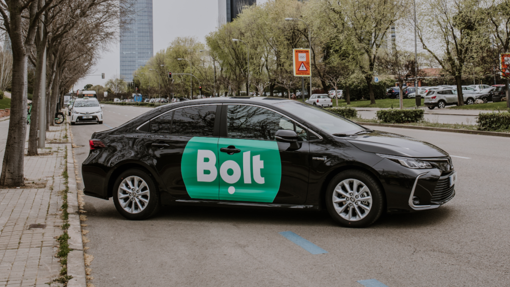 Imagen de un vehículo de Bolt en Barcelona, intermediaria que utiliza VTC