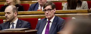El presidente de la Generalitat, Salvador Illa, durante el pleno monográfico de Rodalies este martes