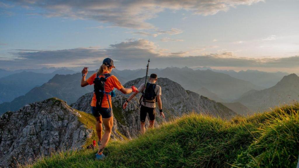 Senderistas en una montaña