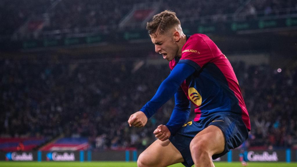 Fotogalería del Barça-Osasuna: Fermín celebra el gol de Lewandowski