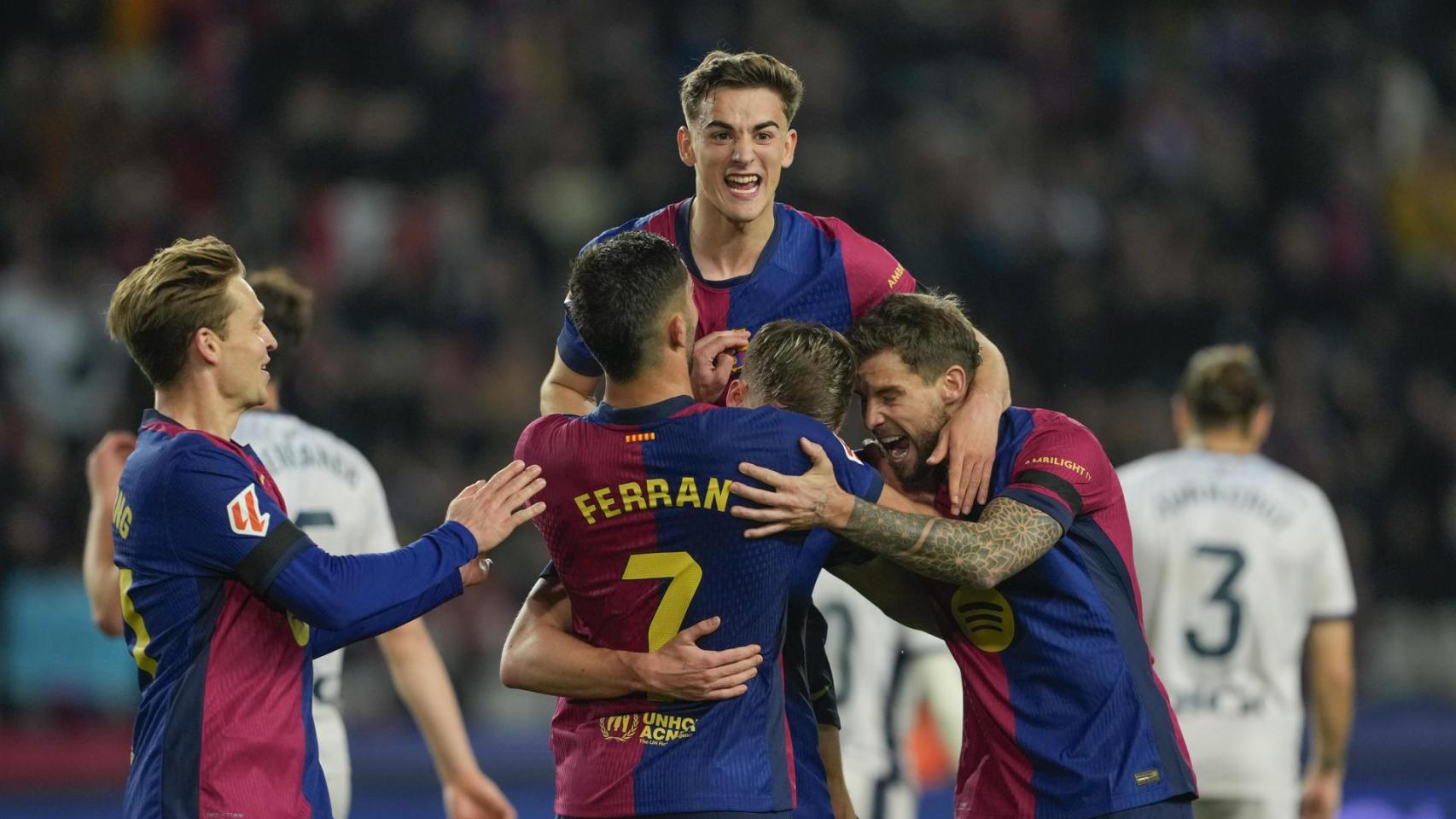 Fotogalería del Barça-Osasuna: Gavi salta más que nadie para celebrar con De Jong, Iñigo y Ferran