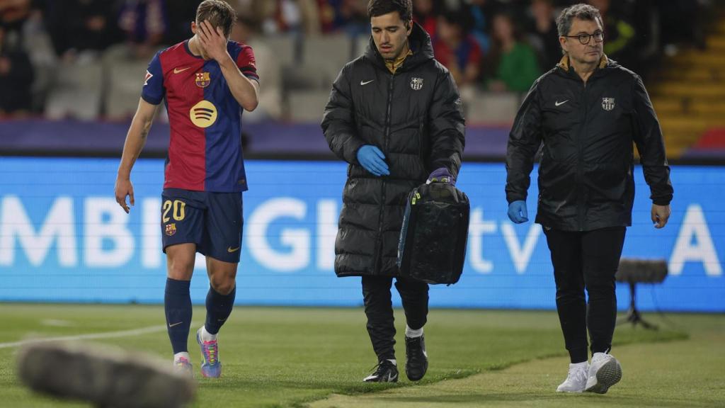 Fotogalería del Barça-Osasuna: Dani Olmo se retira lesionado