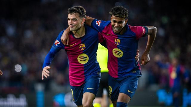 Pedri y Lamine Yamal celebran un gol con el Barça