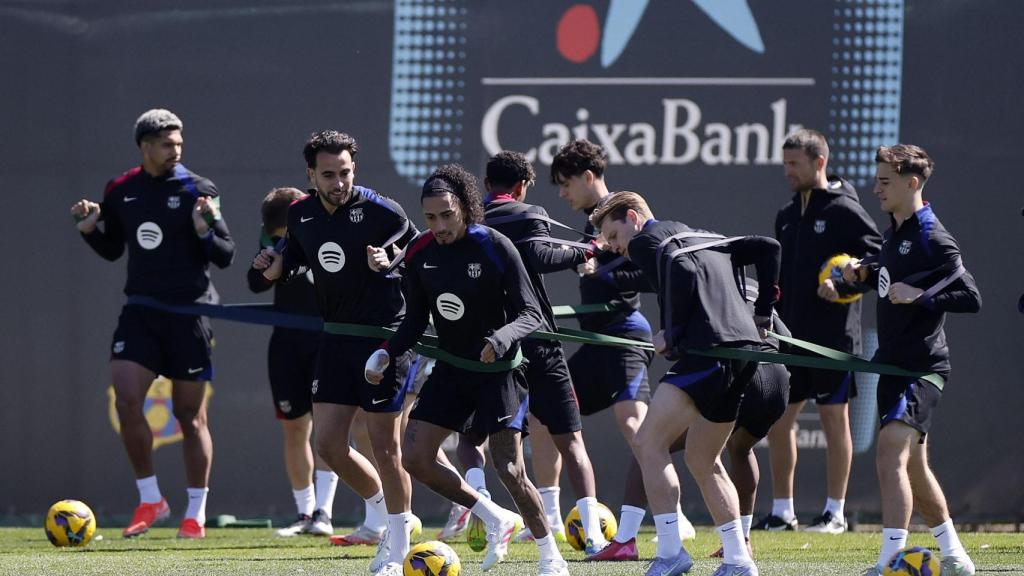 Los jugadores del Barça, en el entrenamiento previo al derbi contra el Girona FC