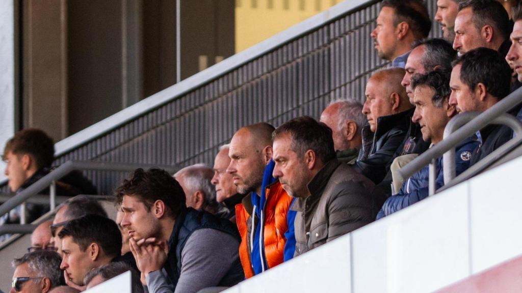 Hansi Flick presencia el triunfo del Barça B contra la Cultural Leonesa en el Estadi Johan Cruyff