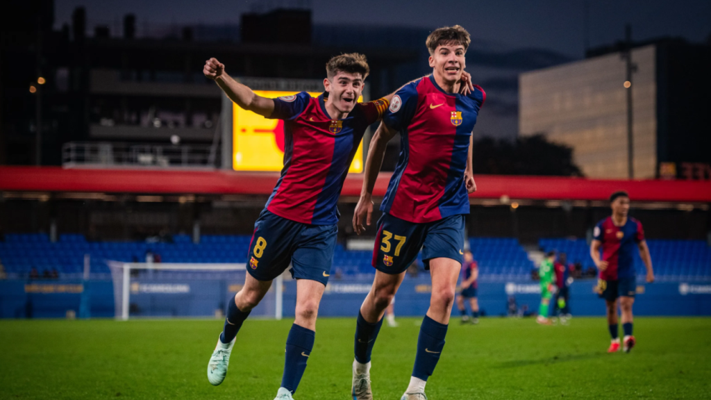 Aleix Garrido y Jofre Torrents festejan un gol del Barça B contra la Cultural Leonesa
