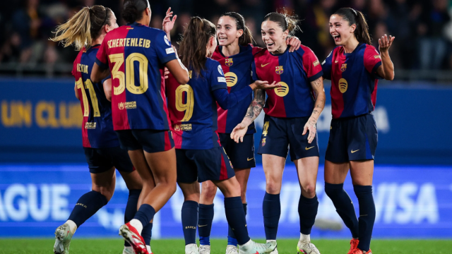Las jugadoras del Barça Femenino celebran el golazo de Mapi León contra el Wolfsburgo en la Champions League