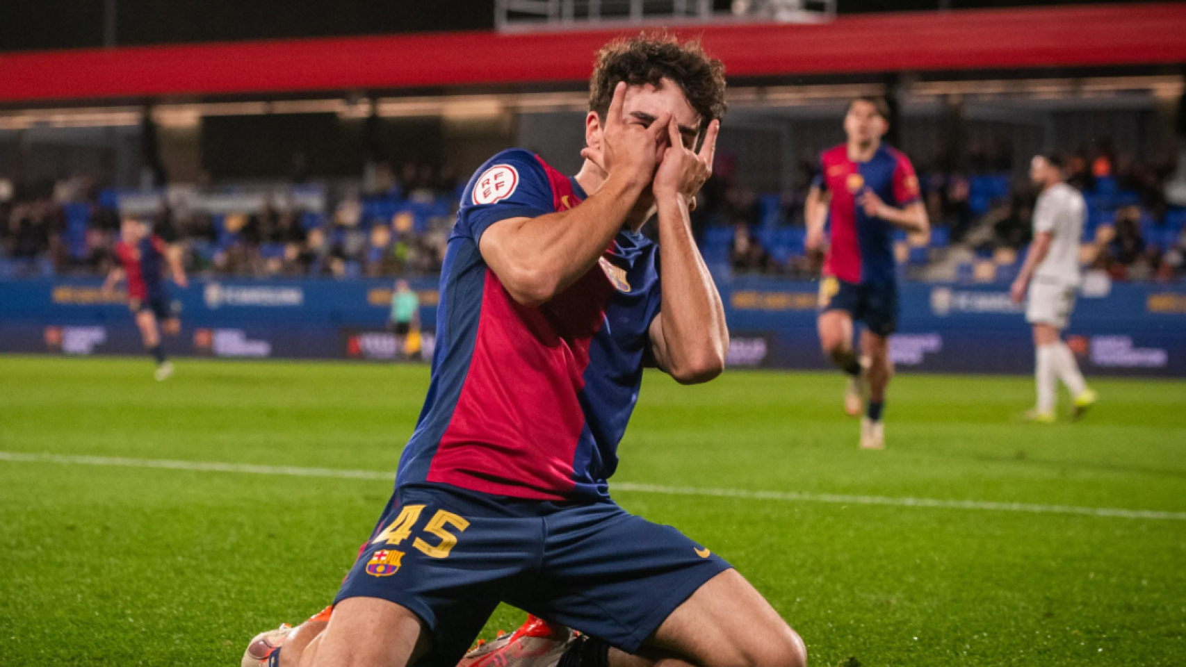 Jan Virgili celebra su primer gol con el Barça B en un partido contra la Cultural Leonesa