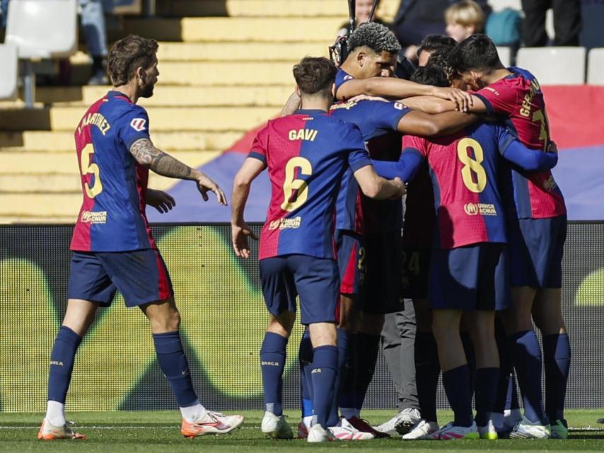 Los futbolistas del Barça celebran un gol al Girona