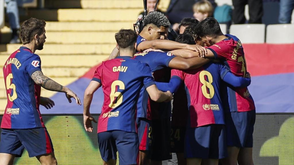 Los futbolistas del Barça celebran un gol al Girona