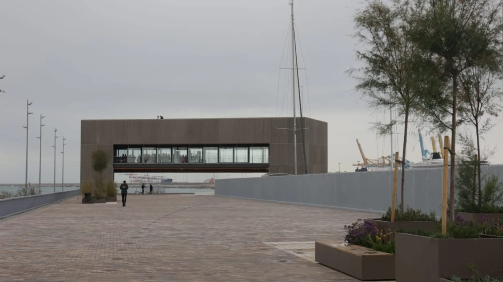 El Edificio Mirador, donde se busca a tres restaurantes