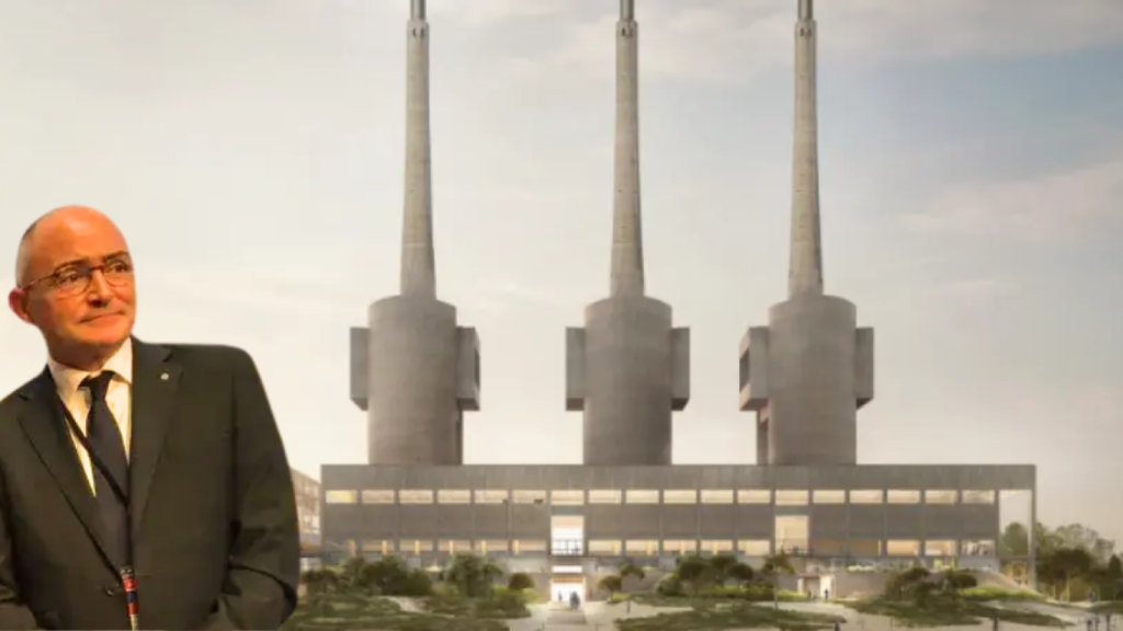 Ferran Falcó, ante el parque de las Tres Chimeneas