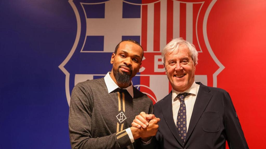 Kevin Punter renueva por el Barça de basket junto a Josep Cubells