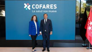 El presidente de Cofares, Eduardo Pastor, junto a la consejera de Sanidad de la Comunidad de Madrid, Fátima Matute / COFARES