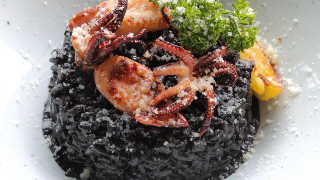 Arroz negro con pulpo