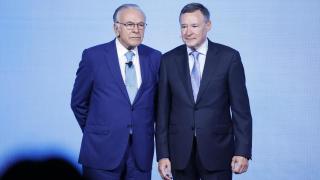 El presidente de Criteria, Isidro Fainé (izq.), junto al consejero delegado, Ángel Simón / EP