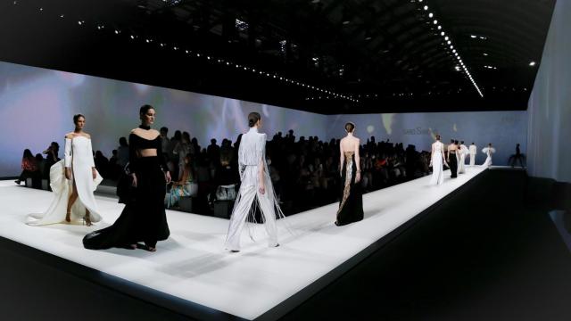 Desfile de la colección de Isabel Sanchís en una edición de la BBFW