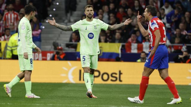 Iñigo y Pedri, durante el Atlético-Barça de las semifinales de la Copa