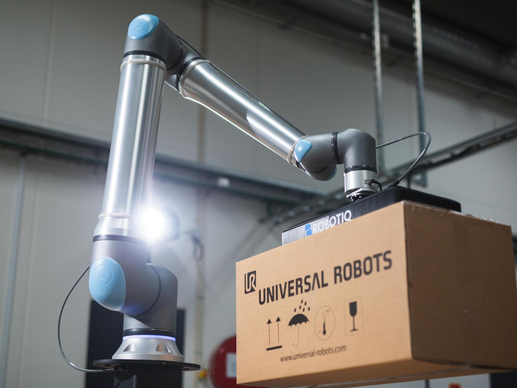 Cobot UR20 de Universal Robots con capacidad de 25kg de carga