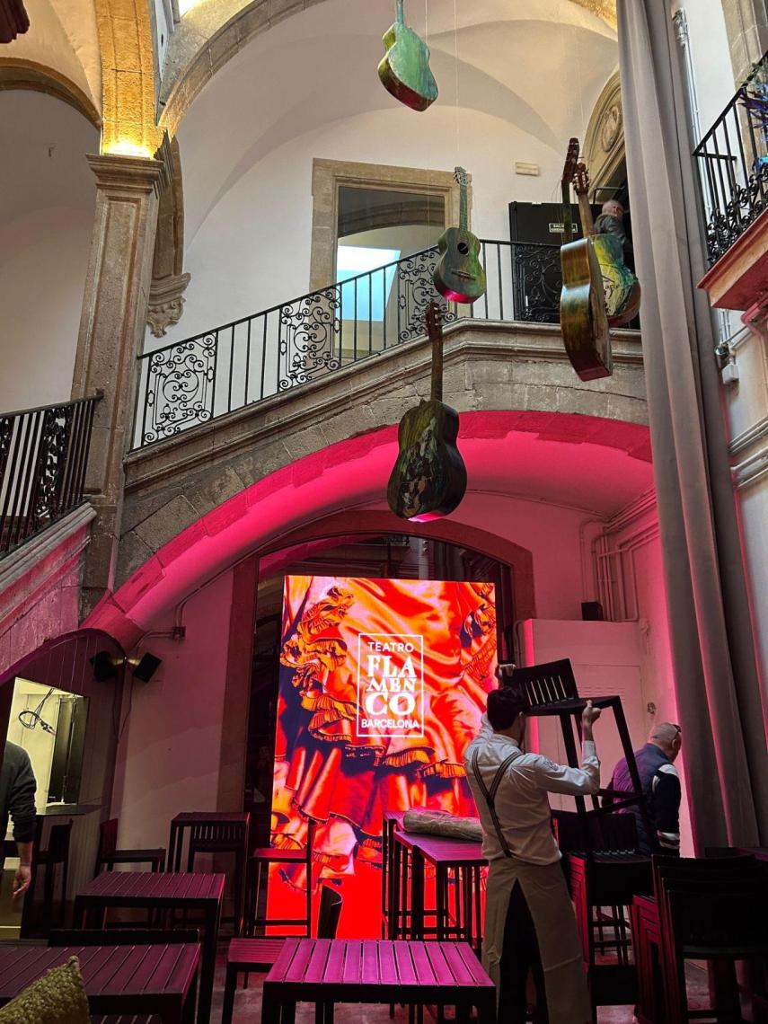 Entrada del Teatro Flamenco Barcelona en la Casa Montagut
