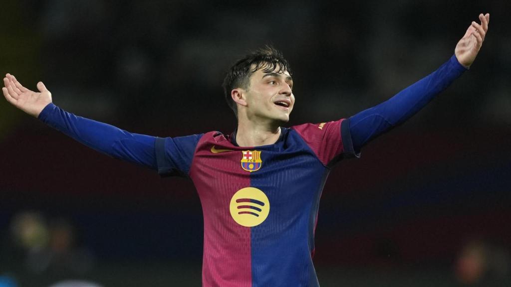 Pedri se lamenta de una ocasión perdida contra el Betis