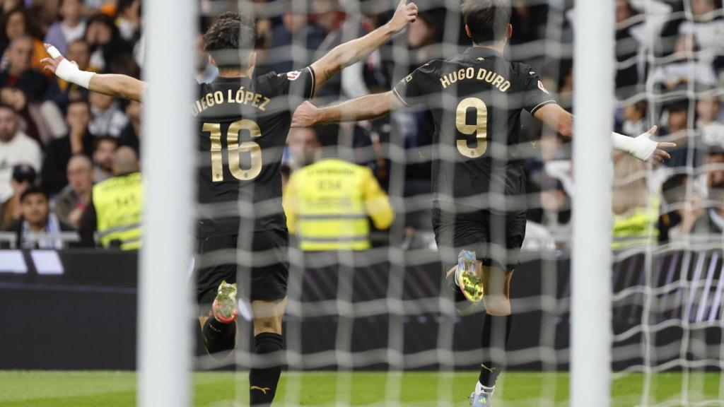 Hugo Duro arranca la carrera para celebrar su gol contra el Real Madrid en el Santiago Bernabéu