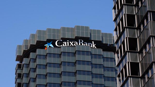 Exterior de la sede de Caixabank en Barcelona