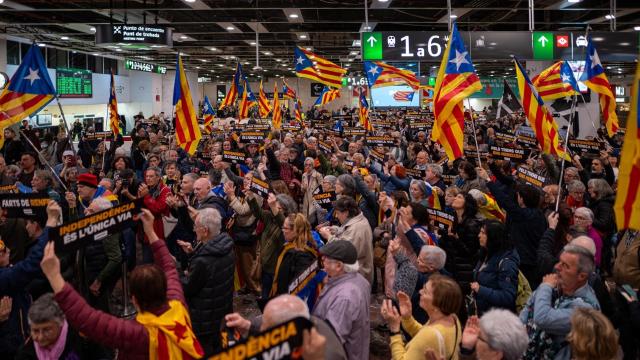 Protesta independentista de la ANC en la estación de Sants