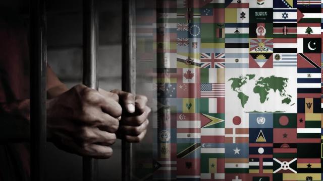 Fotomontaje de una persona en una cárcel