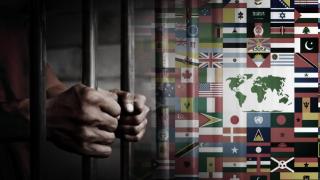 Fotomontaje de una persona en una cárcel