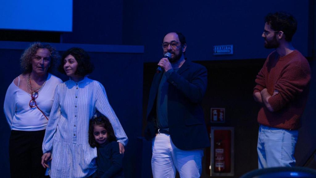 El actor Jordi Sanchez y la directora Shadi Adib durante la presentación de la película 'La luz de Aisha'