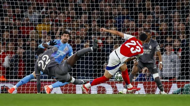 Merino marca el tercer gol del Arsenal contra el Real Madrid