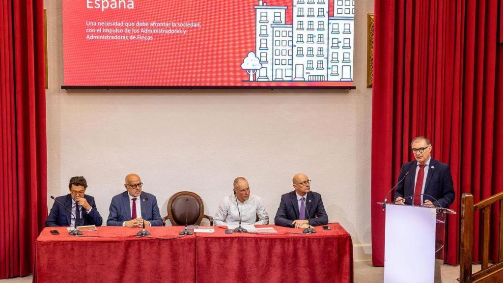 Presentación del informe sobre la rehabilitación de edificios a cargo de los Administradores de Fincas Colegiados