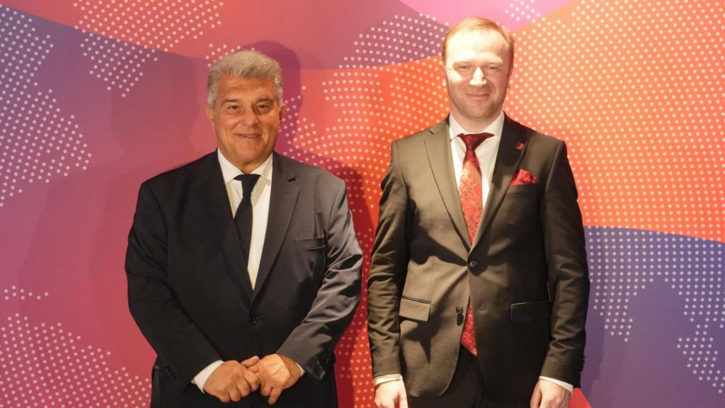 Joan Laporta y Ruslan Birladeanu, en la presentación de Barça Mobile