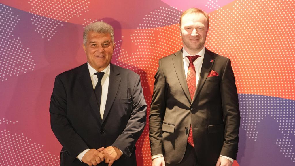 Joan Laporta i Ruslan Birladeanu, en la presentació de Barça Mobile