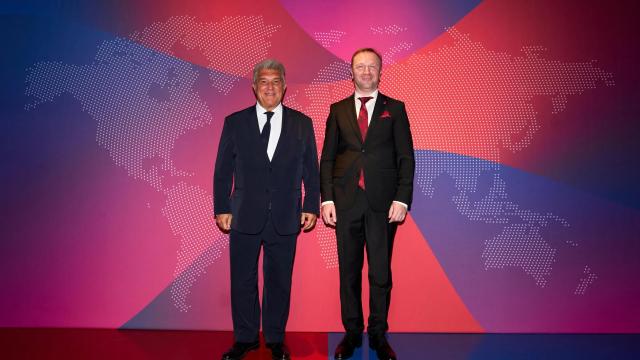 Joan Laporta y Ruslan Birladeanu en la presentación de Barça Mobile