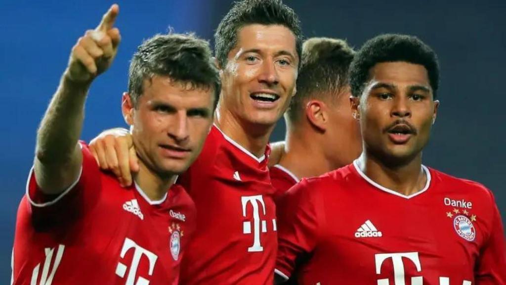 El Bayern celebra un gol de Lewandowski en la Champions