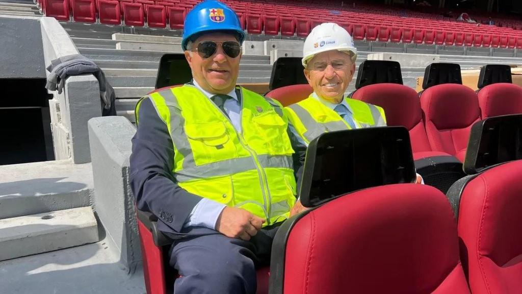 Joan Laporta, president del Barça, i Nihat Özdemir, president de Limak, als seients Vip del Camp Nou