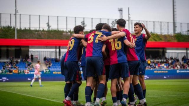 Los jugadores del Barça B celebran un gol en la victoria contra el Sestao River