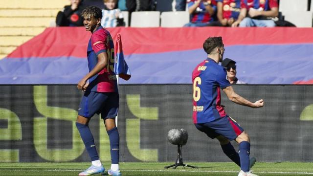Lamine Yamal y Gavi celebran un gol en Montjuïc