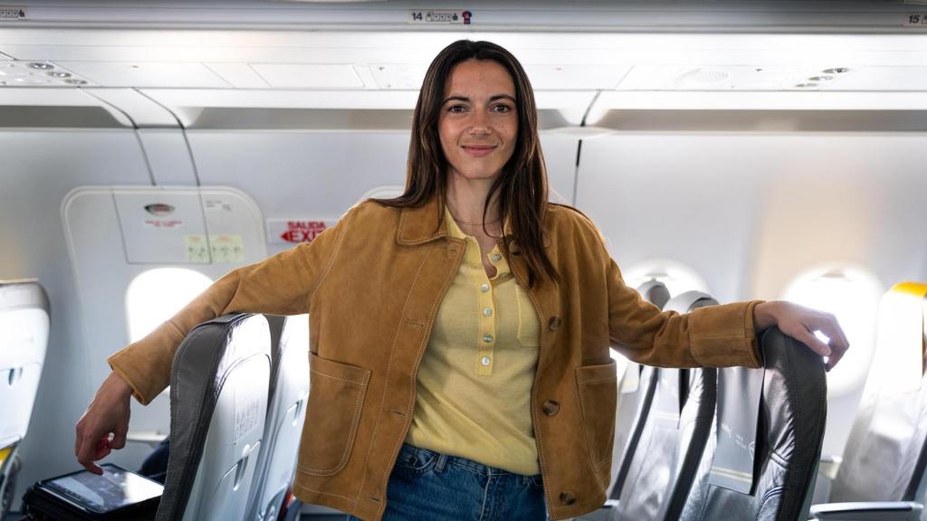 Aitana Bonmatí en el interior de su propio avión de Vueling
