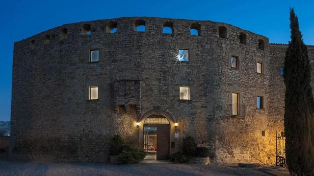 Se vende castillo en Cataluña: una fortaleza del siglo XI de más de 1.000 metros cuadrados en Cervera