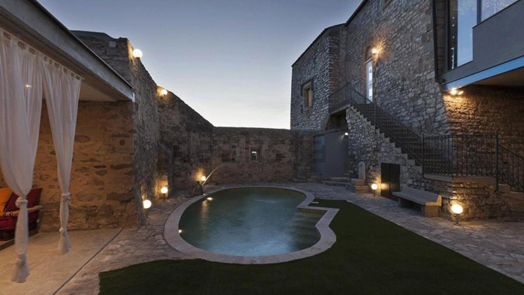 Piscina del castillo de Cervera