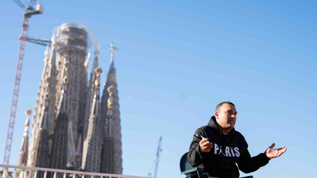 Henry explicando la odisea que ha vivido para traer a su hijo de vuelta