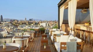 El restaurante con el mejor menú de Sant Jordi: cena especial en la terraza de un hotel