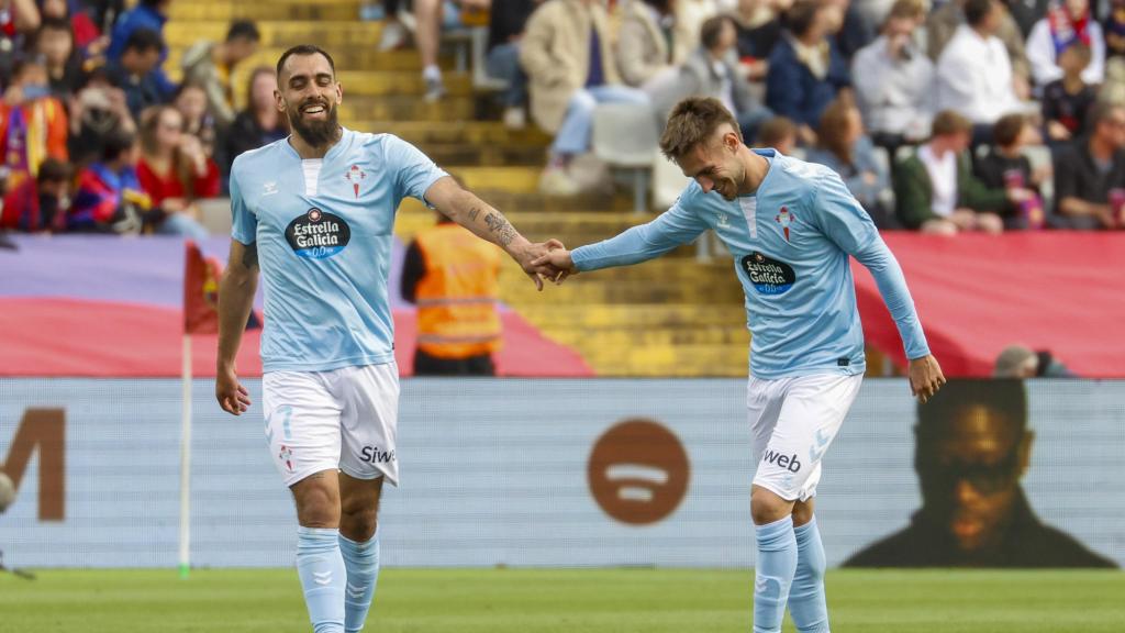 Borja Iglesias celebra su hat-trick contra el Barça en Liga